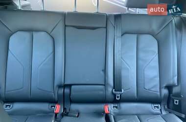 Внедорожник / Кроссовер Audi Q3 2019 в 