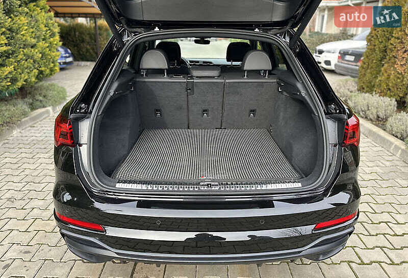 Внедорожник / Кроссовер Audi Q3 2020 в Киеве