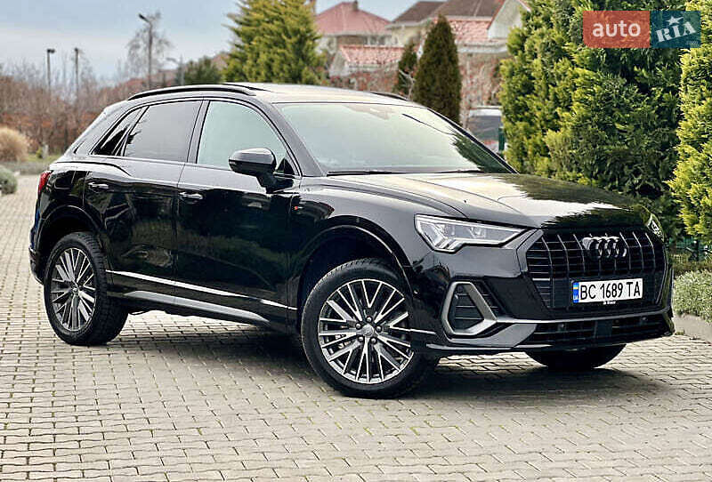 Внедорожник / Кроссовер Audi Q3 2020 в Киеве