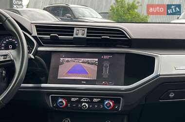 Внедорожник / Кроссовер Audi Q3 2020 в 