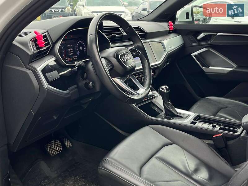 Позашляховик / Кросовер Audi Q3 2020 в Львові