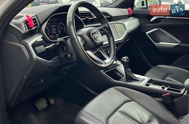 Внедорожник / Кроссовер Audi Q3 2020 в 