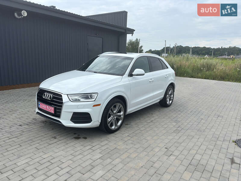 Внедорожник / Кроссовер Audi Q3 2015 в 