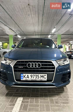 Позашляховик / Кросовер Audi Q3 2015 в 
