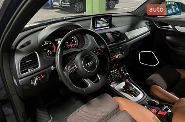 Позашляховик / Кросовер Audi Q3 2015 в 