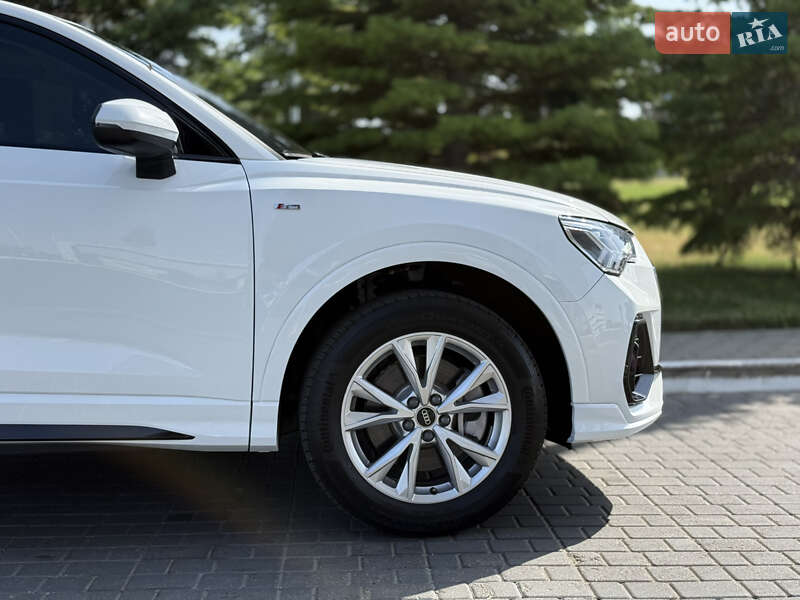 Внедорожник / Кроссовер Audi Q3 2022 в Одессе