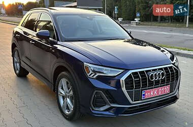 Внедорожник / Кроссовер Audi Q3 2022 в Киеве