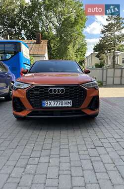 Позашляховик / Кросовер Audi Q3 2020 в 