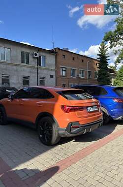 Позашляховик / Кросовер Audi Q3 2020 в 
