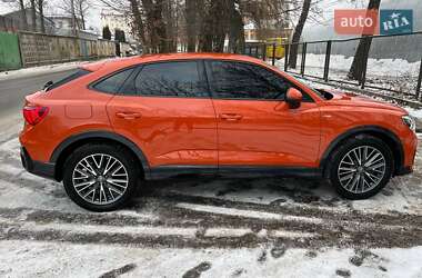 Позашляховик / Кросовер Audi Q3 2020 в 