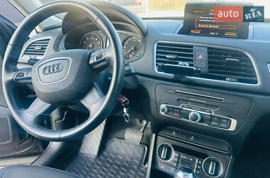 Внедорожник / Кроссовер Audi Q3 2016 в 