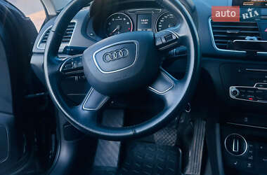 Внедорожник / Кроссовер Audi Q3 2016 в 