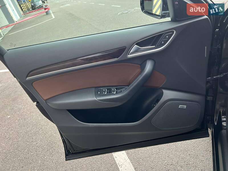 Внедорожник / Кроссовер Audi Q3 2016 в Киеве