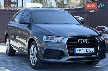 Позашляховик / Кросовер Audi Q3 2017 в Дніпрі