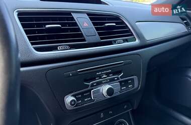 Внедорожник / Кроссовер Audi Q3 2017 в 