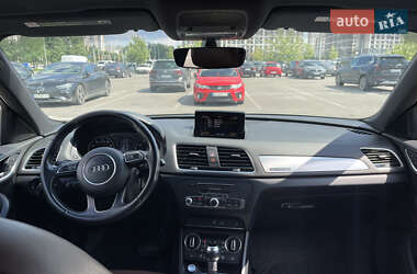 Внедорожник / Кроссовер Audi Q3 2016 в 
