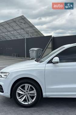 Внедорожник / Кроссовер Audi Q3 2016 в 