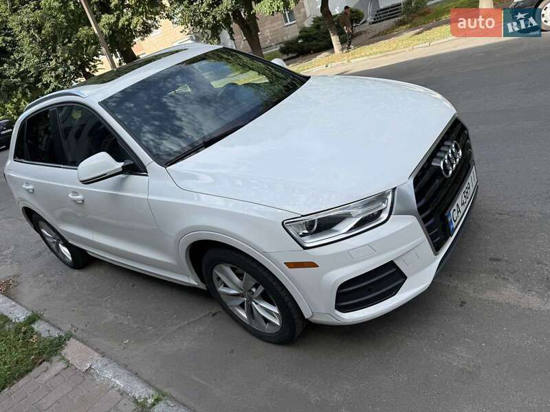 Внедорожник / Кроссовер Audi Q3 2017 в Лубнах