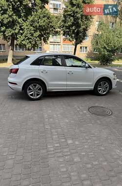 Внедорожник / Кроссовер Audi Q3 2017 в 