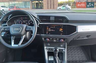 Внедорожник / Кроссовер Audi Q3 2019 в 