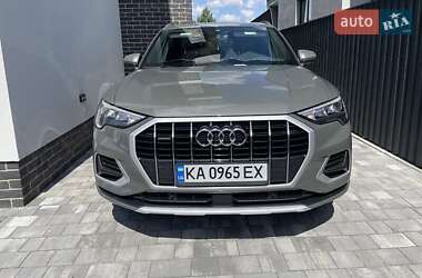 Внедорожник / Кроссовер Audi Q3 2019 в 