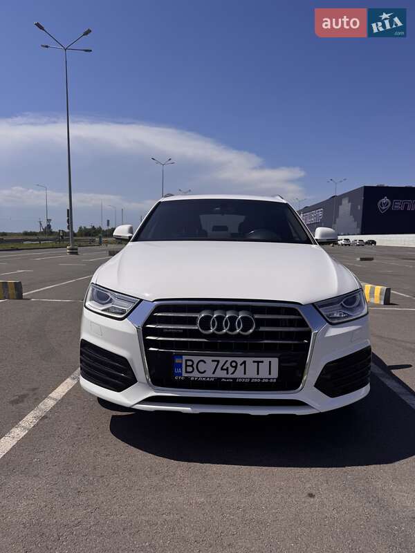 Внедорожник / Кроссовер Audi Q3 2017 в Львове
