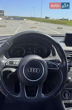 Внедорожник / Кроссовер Audi Q3 2017 в 