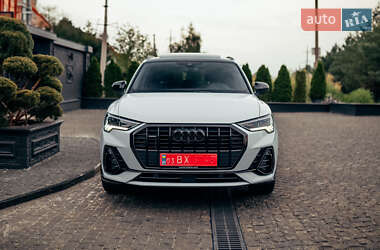 Внедорожник / Кроссовер Audi Q3 2022 в 
