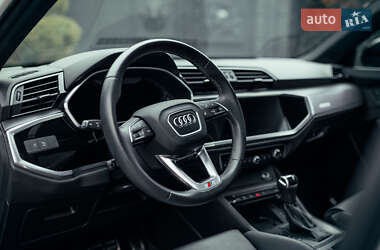 Внедорожник / Кроссовер Audi Q3 2022 в 