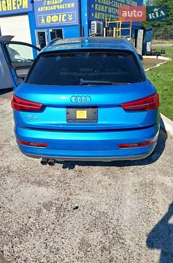Внедорожник / Кроссовер Audi Q3 2015 в 
