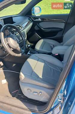 Внедорожник / Кроссовер Audi Q3 2015 в 