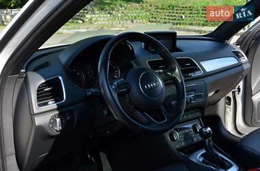 Внедорожник / Кроссовер Audi Q3 2017 в 