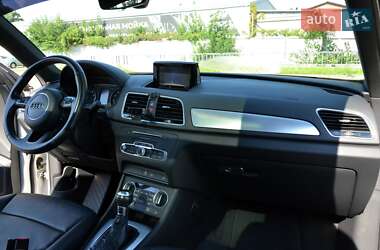 Внедорожник / Кроссовер Audi Q3 2017 в 