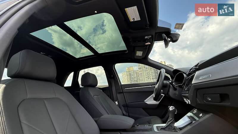 Внедорожник / Кроссовер Audi Q3 2021 в Киеве