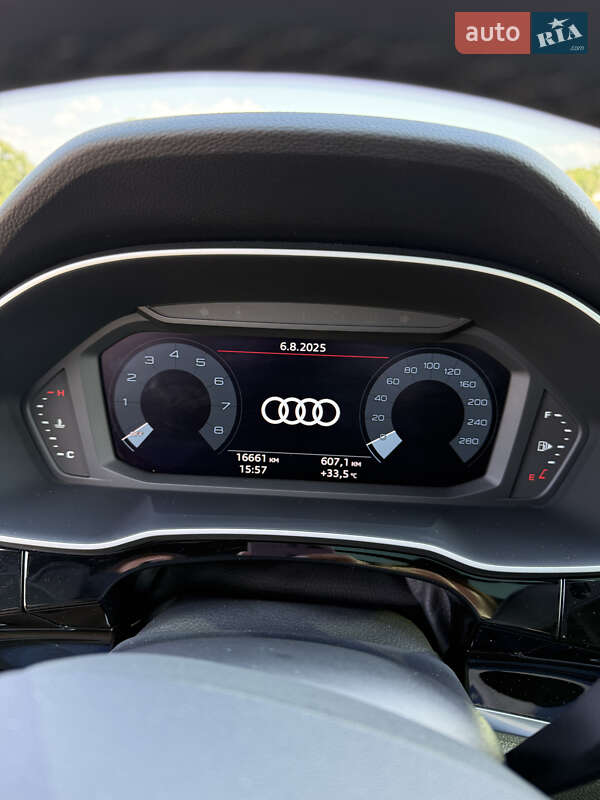 Внедорожник / Кроссовер Audi Q3 2023 в Днепре