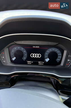 Внедорожник / Кроссовер Audi Q3 2023 в 