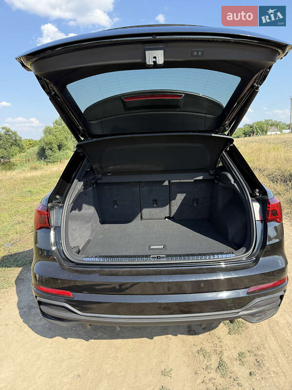 Внедорожник / Кроссовер Audi Q3 2023 в Днепре