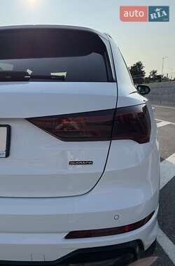 Внедорожник / Кроссовер Audi Q3 2021 в 
