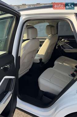 Внедорожник / Кроссовер Audi Q3 2021 в 