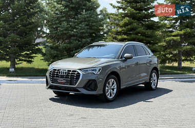 Внедорожник / Кроссовер Audi Q3 2024 в 