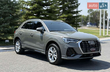 Внедорожник / Кроссовер Audi Q3 2024 в 