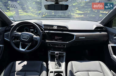 Внедорожник / Кроссовер Audi Q3 2024 в 