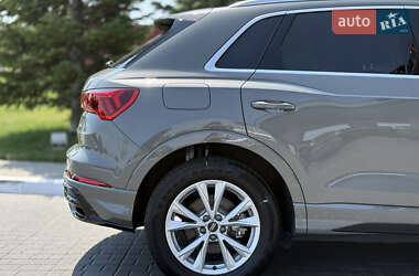 Внедорожник / Кроссовер Audi Q3 2024 в 