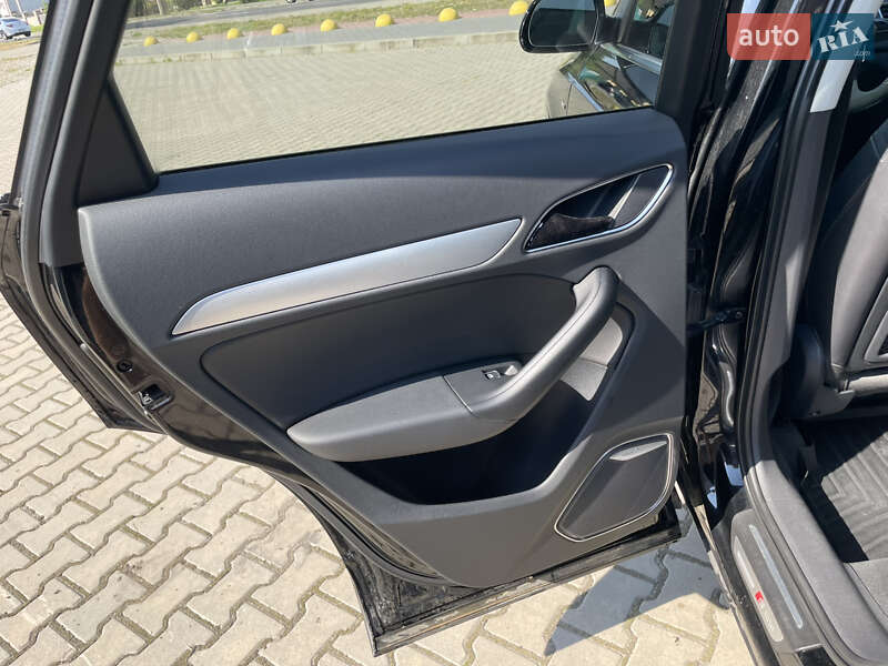 Внедорожник / Кроссовер Audi Q3 2015 в Ивано-Франковске