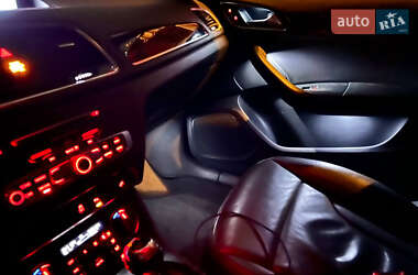 Внедорожник / Кроссовер Audi Q3 2015 в 