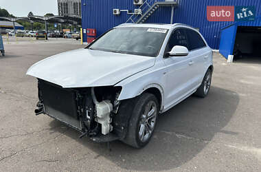 Внедорожник / Кроссовер Audi Q3 2015 в 
