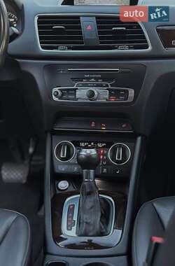 Внедорожник / Кроссовер Audi Q3 2016 в 