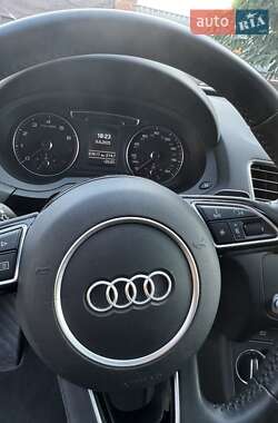 Внедорожник / Кроссовер Audi Q3 2017 в 