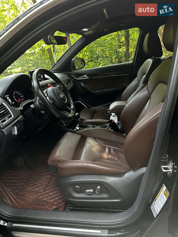 Внедорожник / Кроссовер Audi Q3 2017 в Карловке