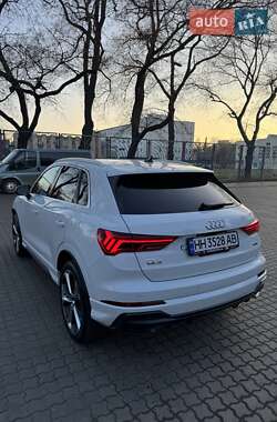 Внедорожник / Кроссовер Audi Q3 2019 в 